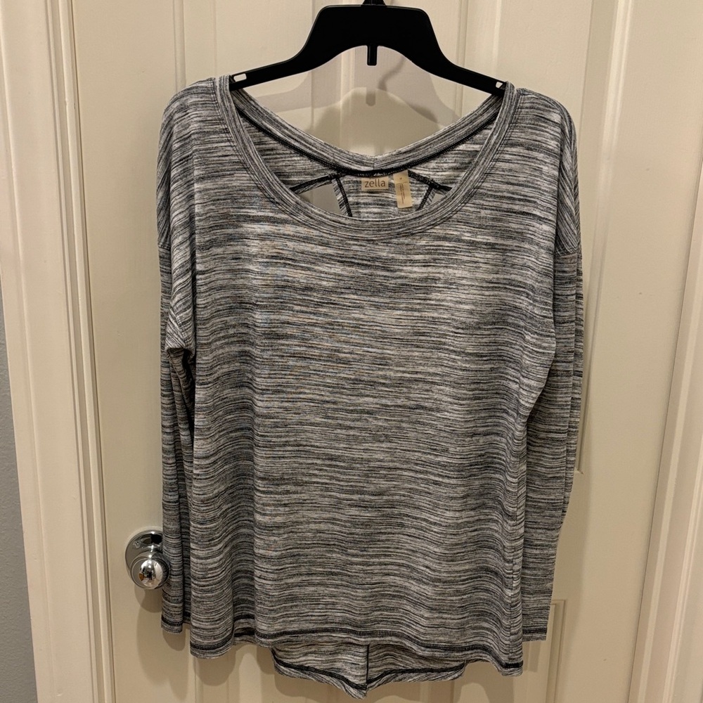 Zella Heathered Gray Long Sleeve Tshirt with open back